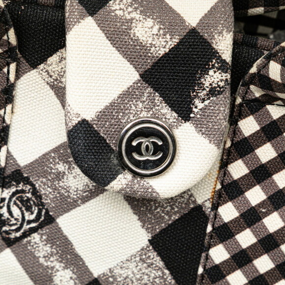 CHANEL Black Leather Logo Bag - Picture 7 of 13